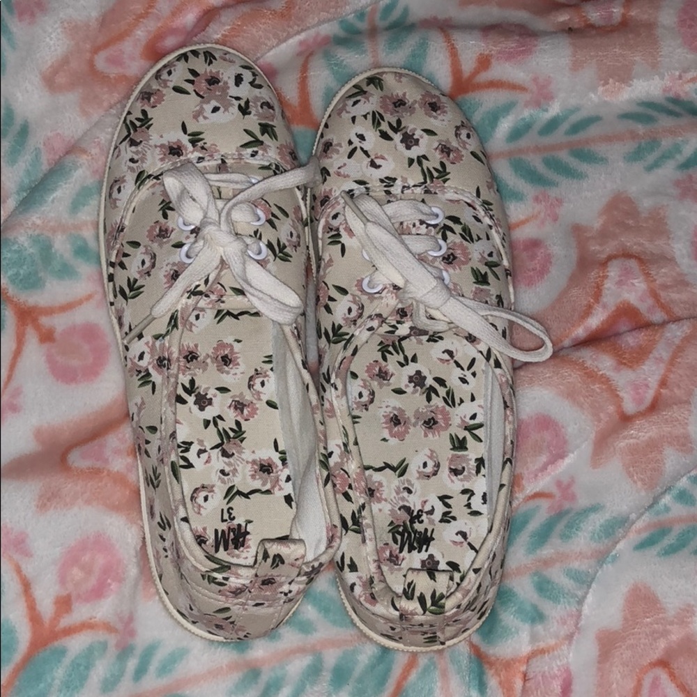 White floral shoes